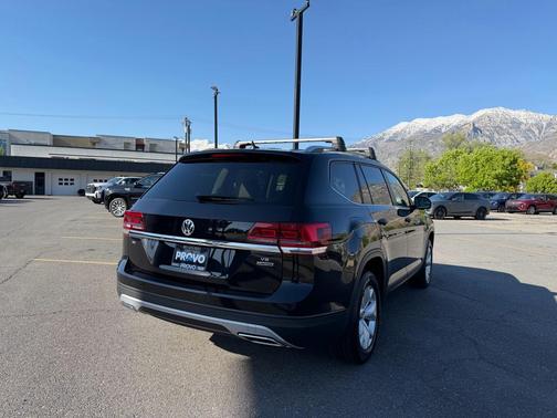Deep Black Pearl Effect 2018 Volkswagen Atlas 3.6L SE w/Technology