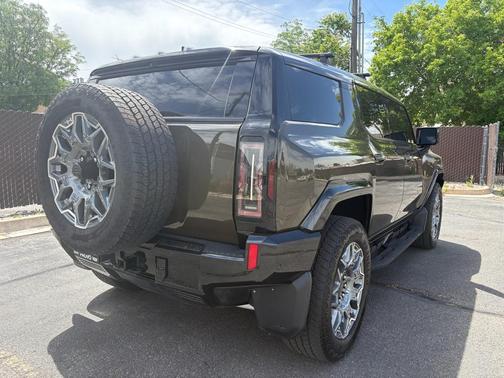 Deep 2024 GMC HUMMER EV SUV 3X
