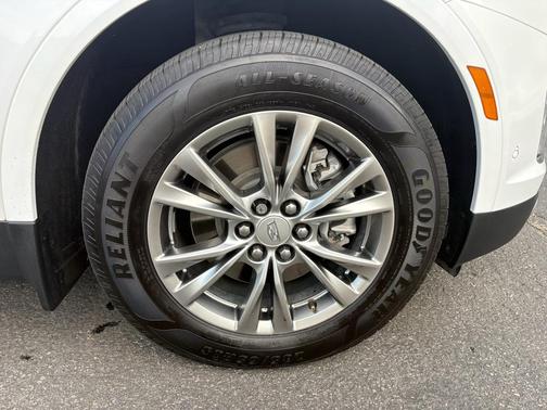 Crystal White Tri-Coat 2021 Cadillac XT5 Premium Luxury
