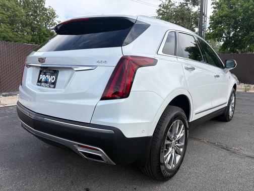 Crystal White Tri-Coat 2021 Cadillac XT5 Premium Luxury