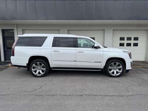 2018 Cadillac Escalade ESV Premium Luxury
