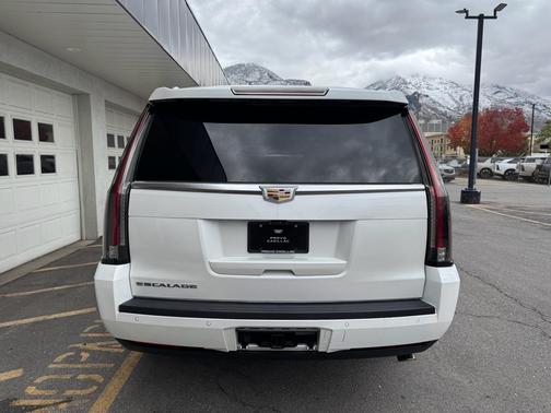 2018 Cadillac Escalade ESV Premium Luxury