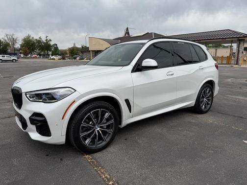 Mineral White Metallic 2022 BMW X5 xDrive40i
