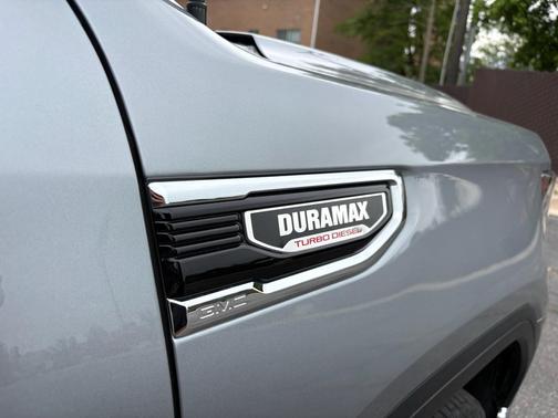 Sterling 2025 GMC Sierra 1500 SLT