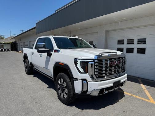2024 GMC Sierra 2500 Denali