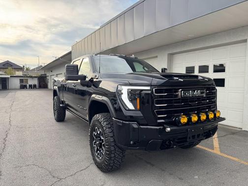 2025 GMC Sierra 2500 AT4X