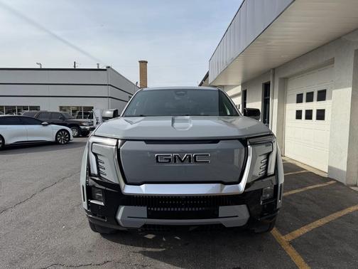 2024 GMC Sierra EV Denali