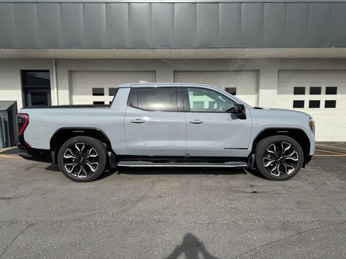 2024 GMC Sierra EV Denali