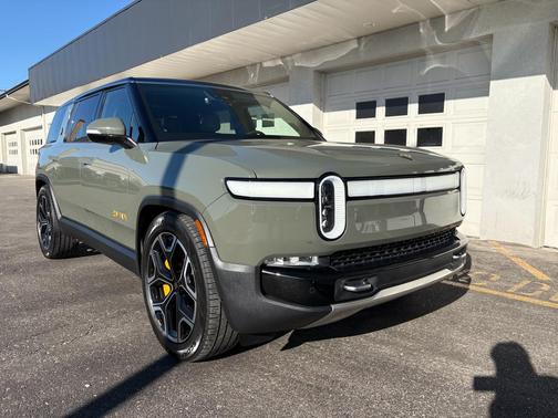 2023 Rivian R1S Launch Edition