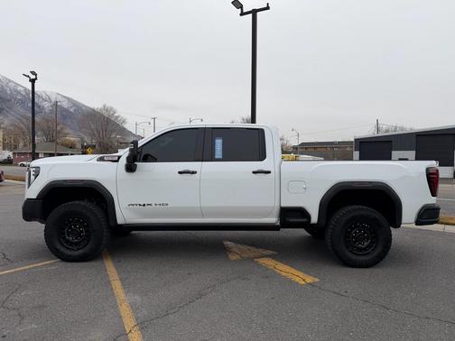 2025 GMC Sierra 2500 AT4X