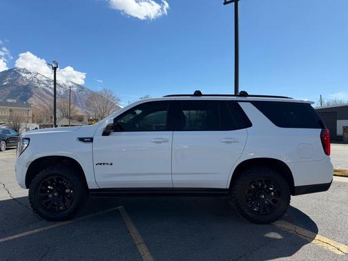 2021 GMC Yukon AT4