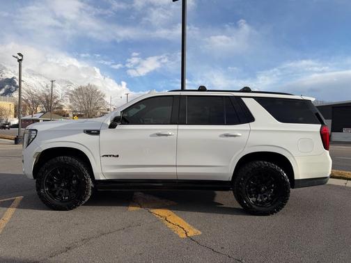 2021 GMC Yukon AT4