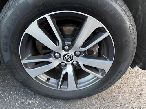 2017 Toyota RAV4 XLE