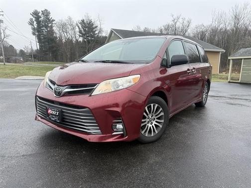 2018 Toyota Sienna XLE