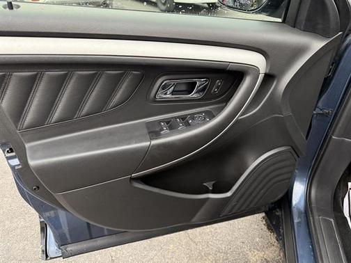 2018 Ford Taurus SEL