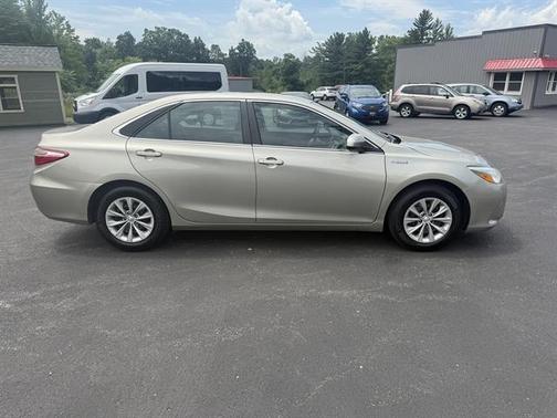 2015 Toyota Camry Hybrid LE