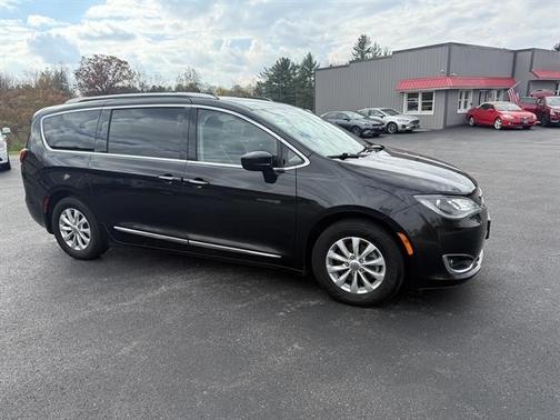 2018 Chrysler Pacifica Touring-L