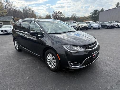 2018 Chrysler Pacifica Touring-L