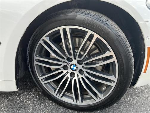 Alpine White 2018 BMW 540 i xDrive