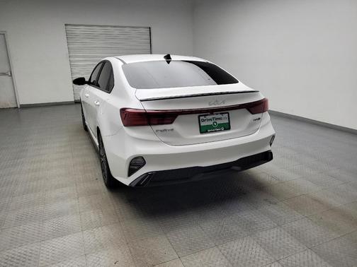 Snow White Pearl 2024 Kia Forte GT-Line