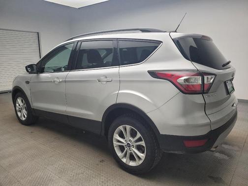 Ingot Silver Metallic 2017 Ford Escape SE