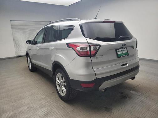 Ingot Silver Metallic 2017 Ford Escape SE