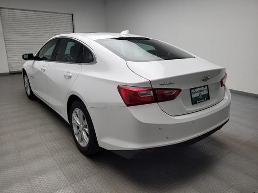 Summit White 2024 Chevrolet Malibu FWD 1LT