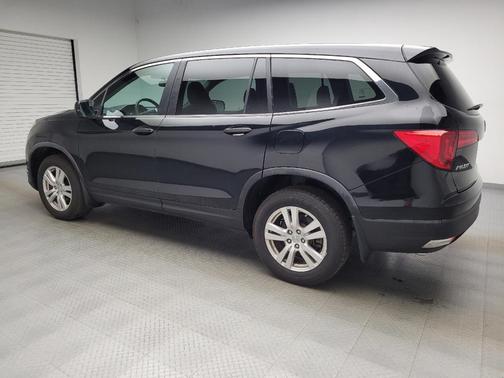 Crystal Black Pearl 2016 Honda Pilot LX