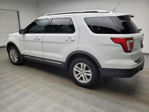 White 2019 Ford Explorer XLT