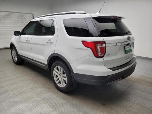 White 2019 Ford Explorer XLT