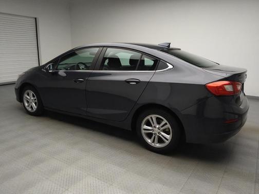 Gray 2018 Chevrolet Cruze LT