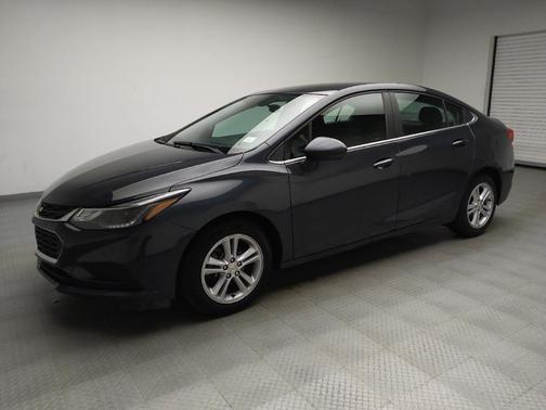 Gray 2018 Chevrolet Cruze LT