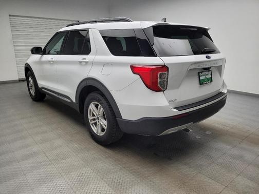 White 2021 Ford Explorer XLT