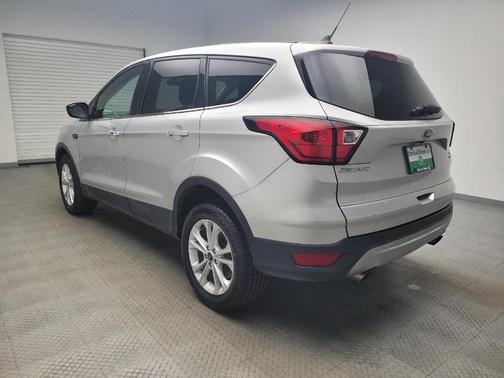 Ingot Silver Metallic 2019 Ford Escape SE