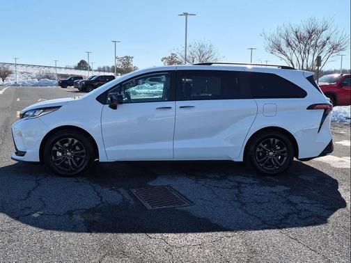 2025 Toyota Sienna XSE 7 Passenger