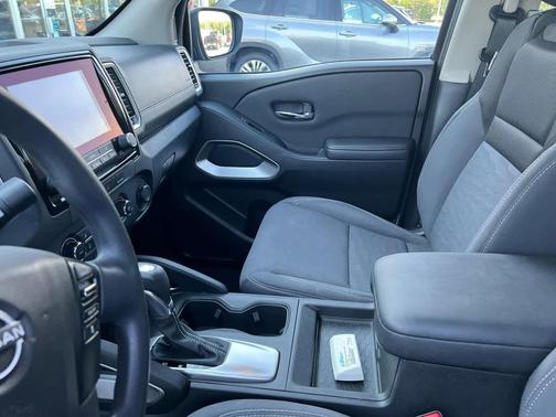 Super Black 2023 Nissan Frontier SV
