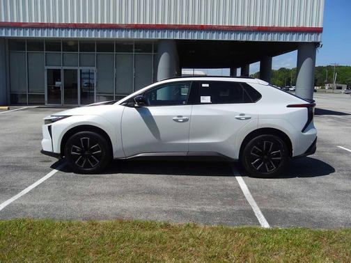 Wind Chill Pearl 2026 Toyota bZ XLE
