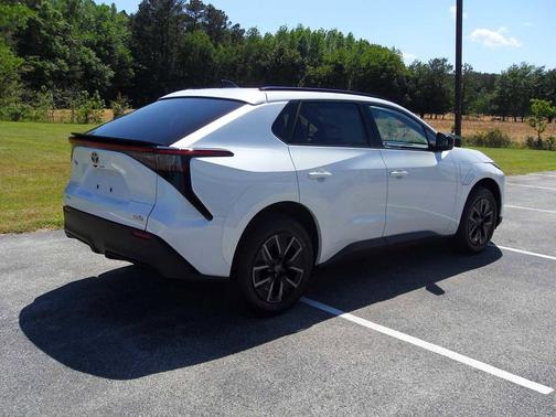 Wind Chill Pearl 2026 Toyota bZ XLE