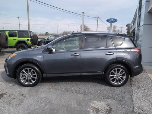 2017 Toyota RAV4 Hybrid SE