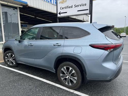 2024 Toyota Highlander Hybrid XLE