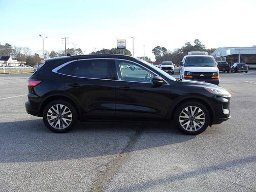 2020 Ford Escape Titanium