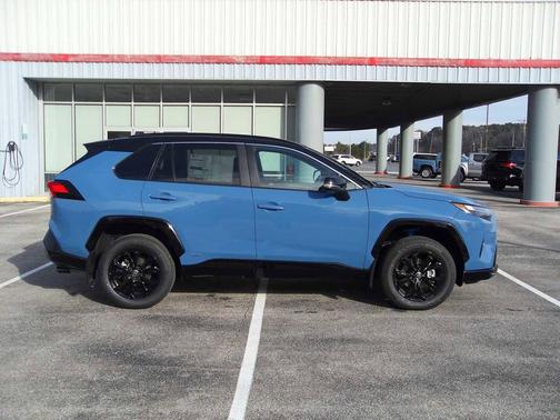 2025 Toyota RAV4 Hybrid SE