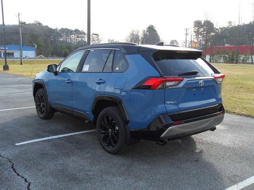 2025 Toyota RAV4 Hybrid SE