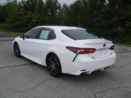 Ice Cap 2023 Toyota Camry SE