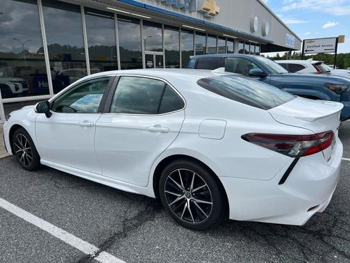Ice Cap 2023 Toyota Camry SE