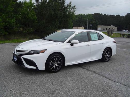 Ice Cap 2023 Toyota Camry SE