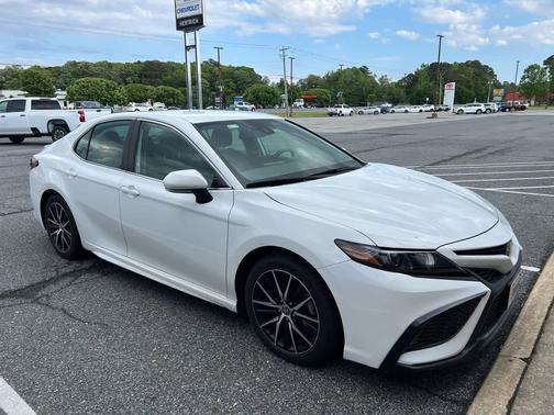 Ice Cap 2023 Toyota Camry SE