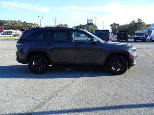 2023 Jeep Grand Cherokee Altitude