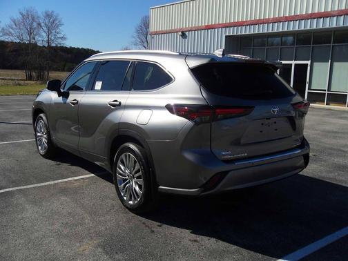 Heavy Metal 2026 Toyota Highlander Hybrid Platinum