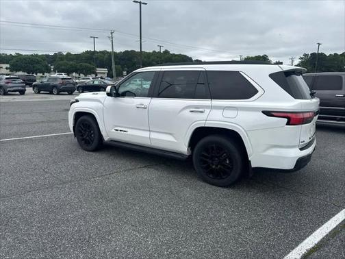 2024 Toyota Sequoia SR5